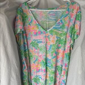 Lilly Pulitzer Tropical Print California V-Neck Tee